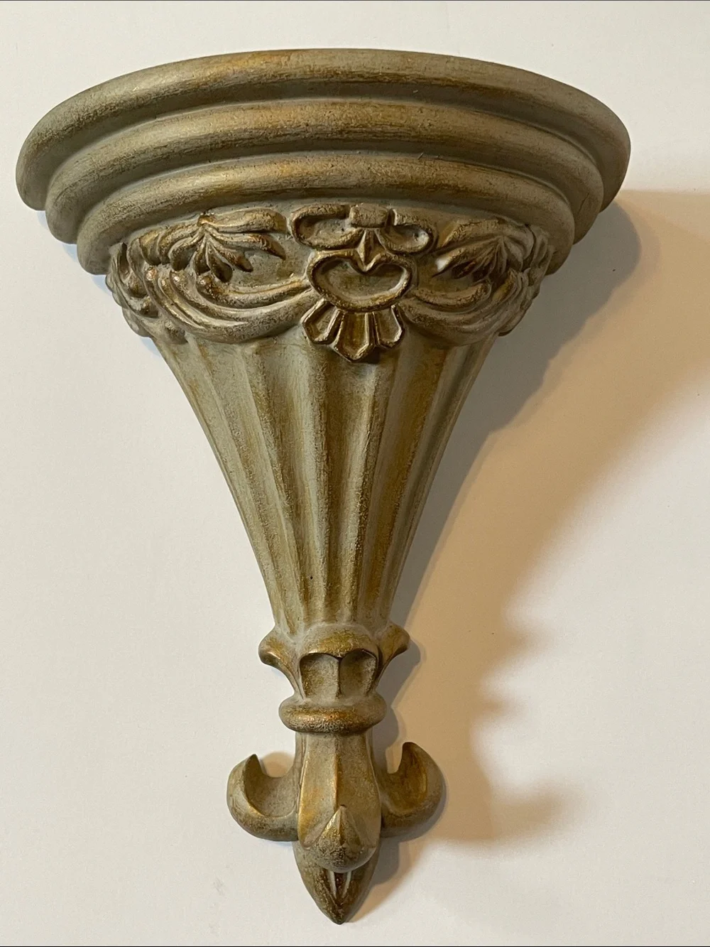 Ornate Antique-Style Resin Wall Bracket Shelf - Set of 3 - Taupe bronze